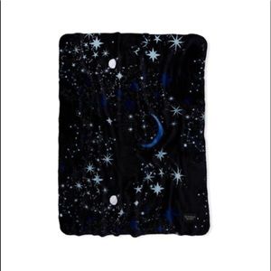 NWT Victoria’s Secret Plush Fleece Blanket in Celestial